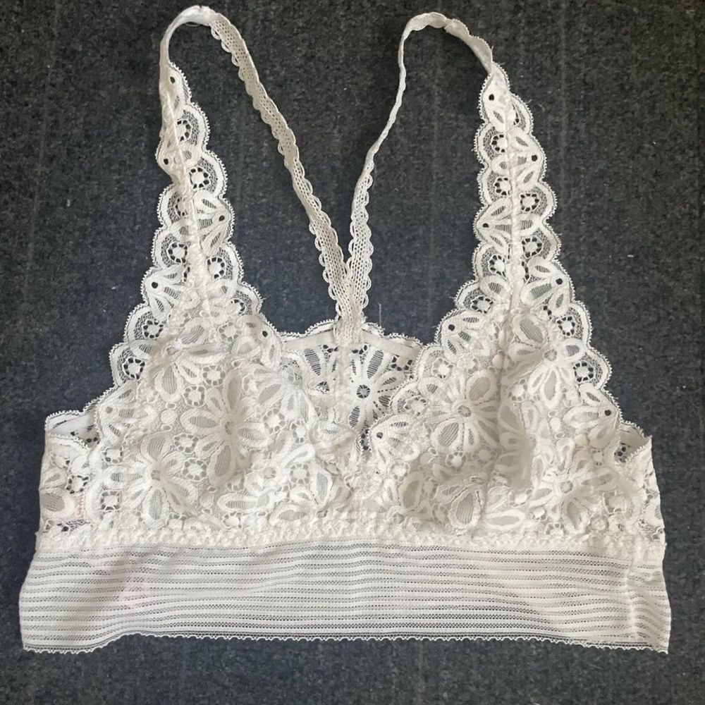 👚 Victoria’s Secret Lace Bralette SizeLarge 👚